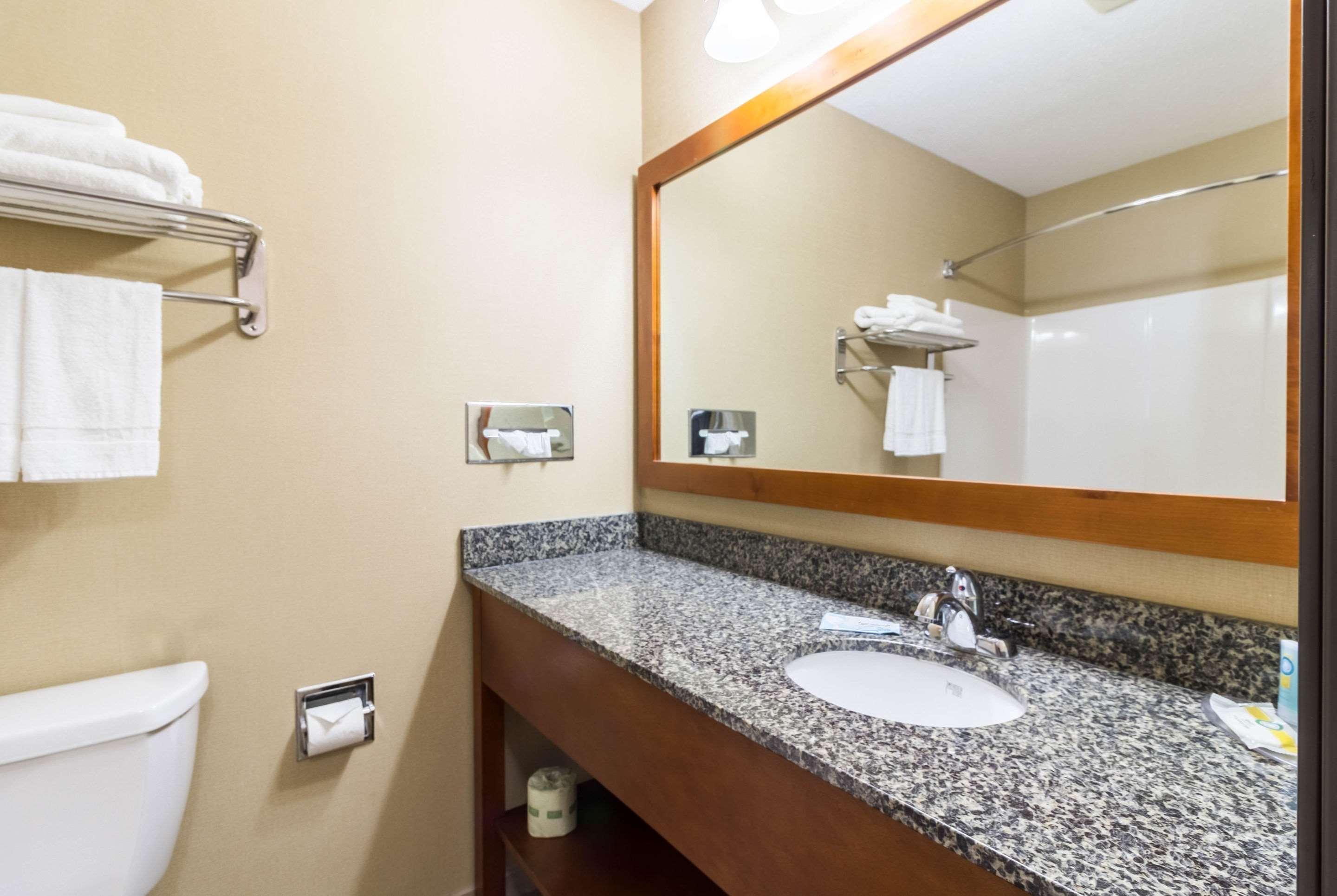 Quality Inn Marshall Mn Near University מראה חיצוני תמונה